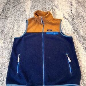 Patagonia Men’s Synchilla Navy and Tan Large Fleece Vest